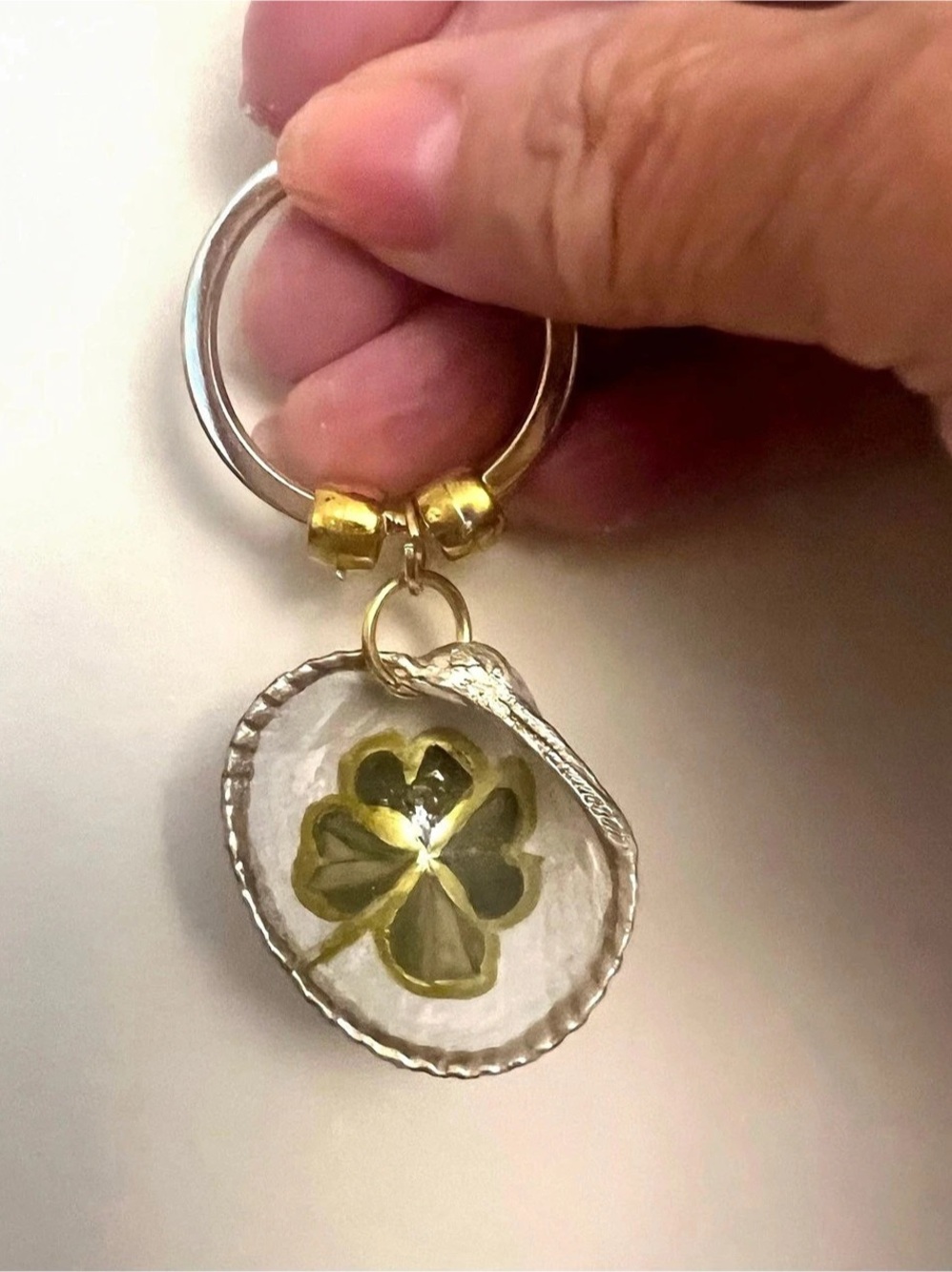 Genuine 4 leaf Clover Seashell Charm Key Ring in Silver & Green includes gift bo